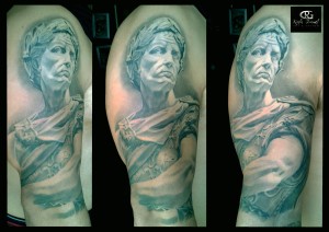 JULIO CESAR#TATTOO#TATUAJES#REALISTAS#REALISMO#BLANCO Y NEGRO#ESCULTURAS#LOUVRE#MUSEO#TATUADOR#VALENCIA#RAFA#GRANELL#RGTATTOO#MEJORES#MUNDO#BRAZOS#ESTATUAS#