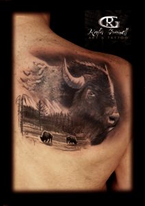 tatuajes#ealistas#animales#bisontes#espalda#tattoo#realista#realismo#blanco#negro#valencia#tatuador#valenciano#mejores#tatuadores#valencianos#españoles#rafa#granell#rgtattoo#