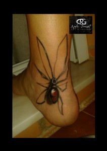 viuda#negra#black#widow#tatuajes#3d#valencia#realistas#realismo#arañas#rafa€granell#rgtattoo#