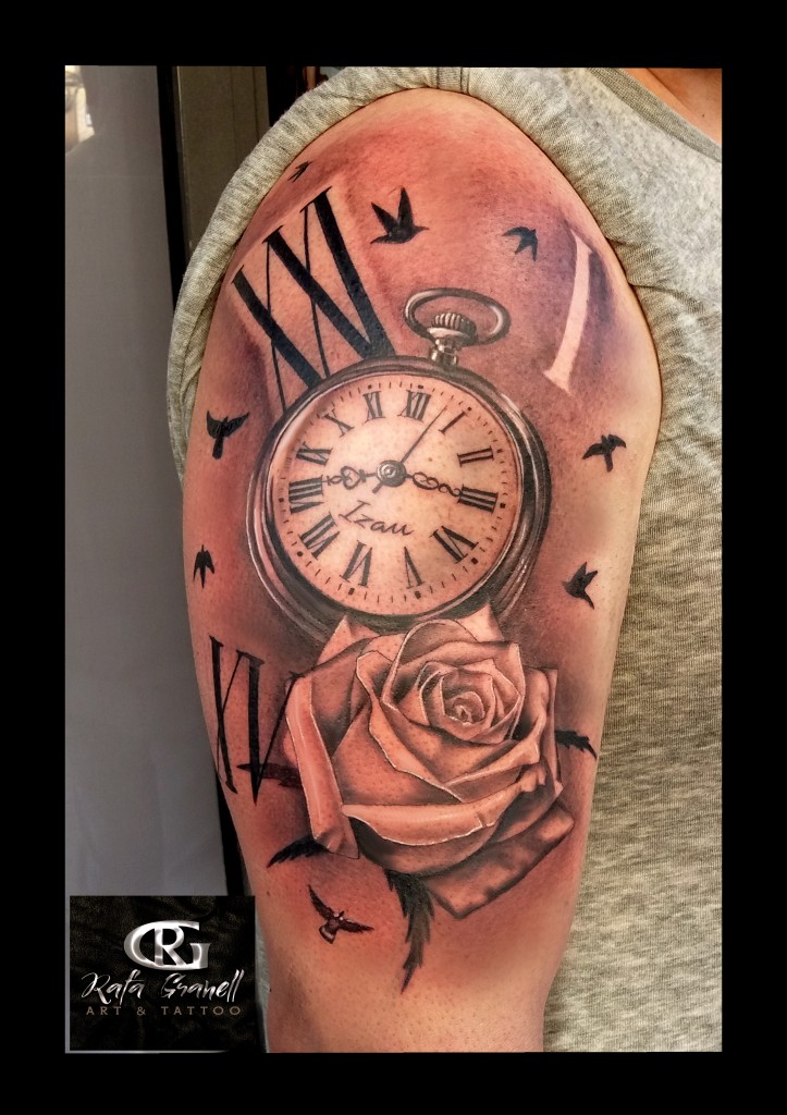 reloj antiguo#tatuajes#tattoo#realismo#rosas#pajaritos#blanco y negro#numeros romanos#tatuador#valencia#rg tattoo#rafa#granell#