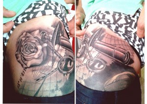 mapa#realismo#rosa#catalejo#tatuaje#valencia#rgtattoo#rafagranell#blancoynegrotattoo#